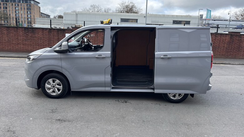 Ford Transit Custom E-320 L1 Rwd 100kW 65kWh H1 Van Limited Auto